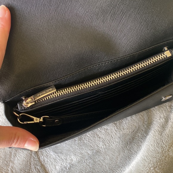 Michael Kors Jet Set 3 in 1 crossbody bag - Picture 2 of 6